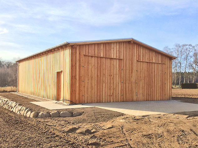 Lagerhalle und Trägerkonstruktion aus Lärche (Vollholz), 150 m² Grundfläche