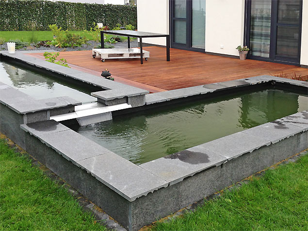 Holzterrasse aus Garapa-Dielen