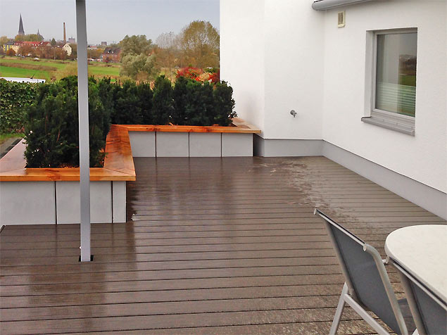 Terrassenfläche aus WPC-Dielen
